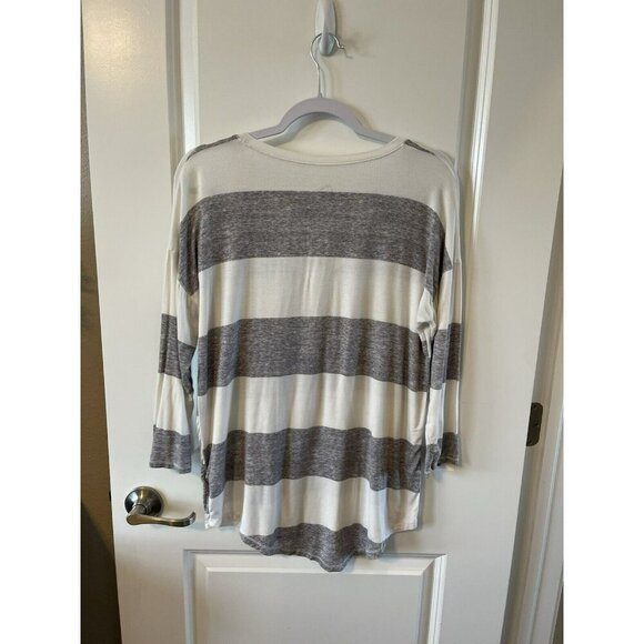 Bulk Lot of 4 womens S Long Sleeve Casual TShirts 3 stripe 1 solid white 1 NWT - Picture 5 of 14